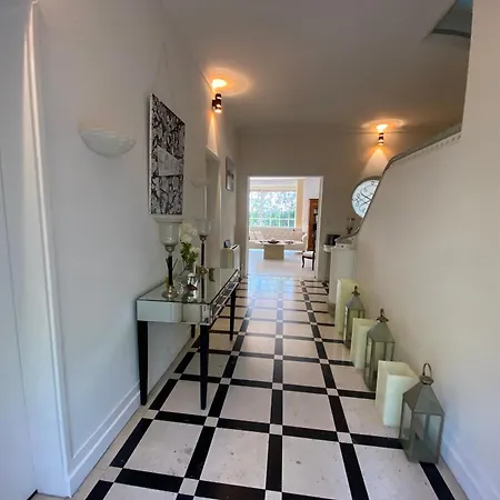 Avec Piscine Interieure, 5 Chambres, Proche Et Commerces A - Fr-1-374-220 Arcachon