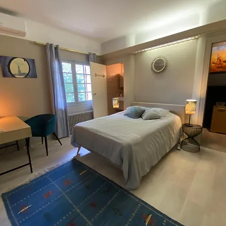 Avec Piscine Interieure, 5 Chambres, Proche Et Commerces A - Fr-1-374-220