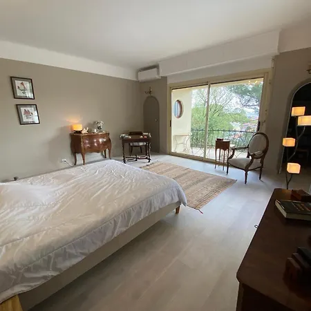 Villa Avec Piscine Interieure, 5 Chambres, Proche Et Commerces A - Fr-1-374-220