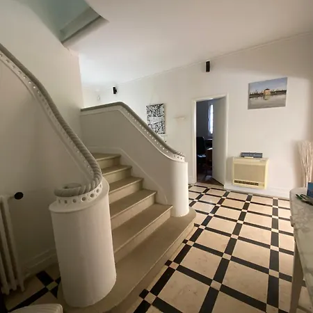 Avec Piscine Interieure, 5 Chambres, Proche Et Commerces A - Fr-1-374-220 Vila *