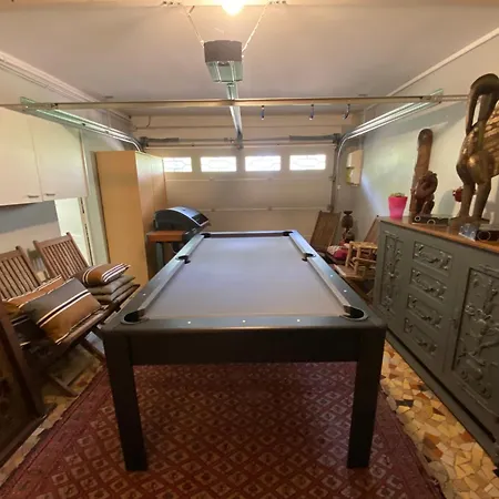 Avec Piscine Interieure, 5 Chambres, Proche Et Commerces A - Fr-1-374-220