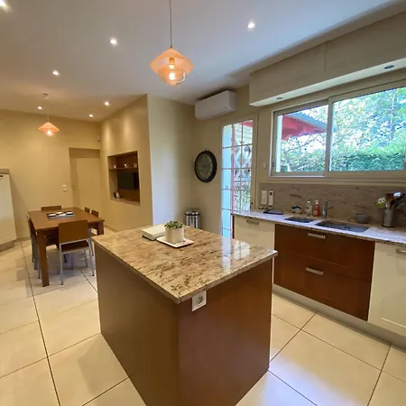 Avec Piscine Interieure, 5 Chambres, Proche Et Commerces A - Fr-1-374-220 别墅 *