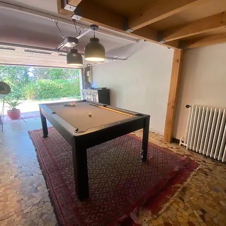 Avec Piscine Interieure, 5 Chambres, Proche Et Commerces A - Fr-1-374-220 *