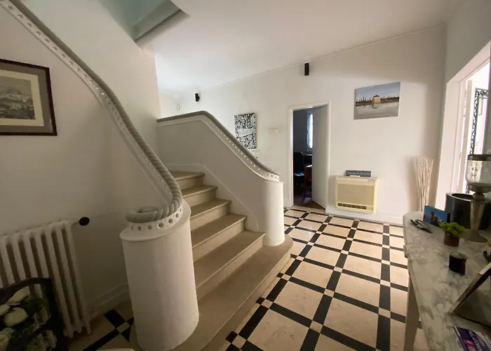 Avec Piscine Interieure, 5 Chambres, Proche Et Commerces A - Fr-1-374-220 Vila *