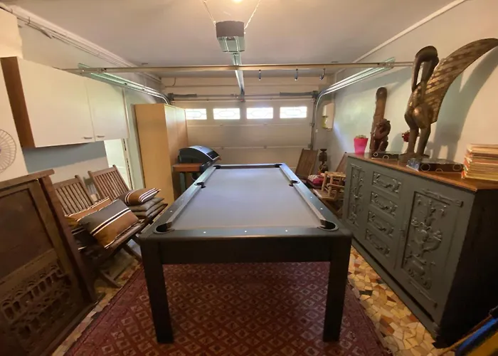 Avec Piscine Interieure, 5 Chambres, Proche Et Commerces A - Fr-1-374-220