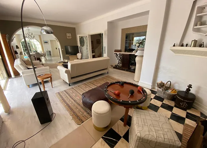 Avec Piscine Interieure, 5 Chambres, Proche Et Commerces A - Fr-1-374-220 * Arcachon