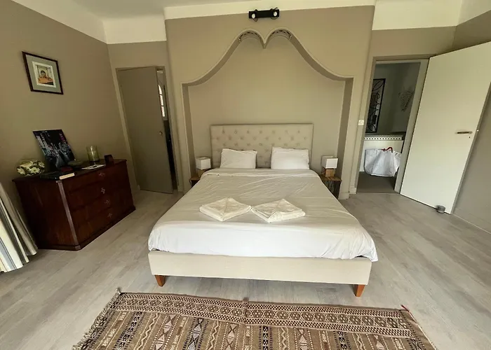 Avec Piscine Interieure, 5 Chambres, Proche Et Commerces A - Fr-1-374-220 Arcachon