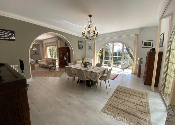 Vila Avec Piscine Interieure, 5 Chambres, Proche Et Commerces A - Fr-1-374-220