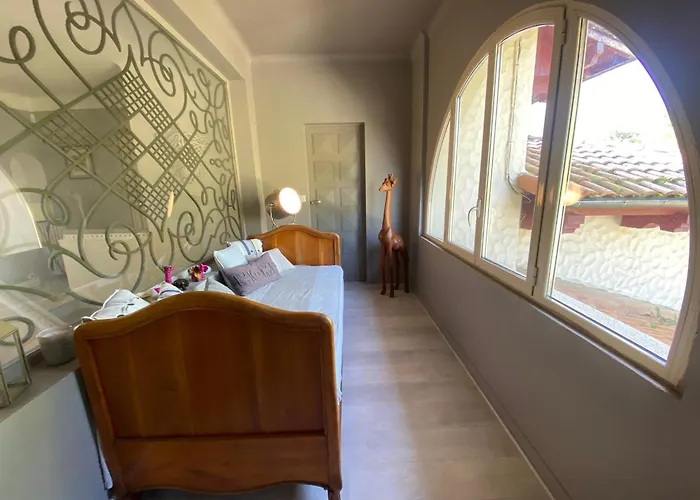 Avec Piscine Interieure, 5 Chambres, Proche Et Commerces A - Fr-1-374-220 Vila *